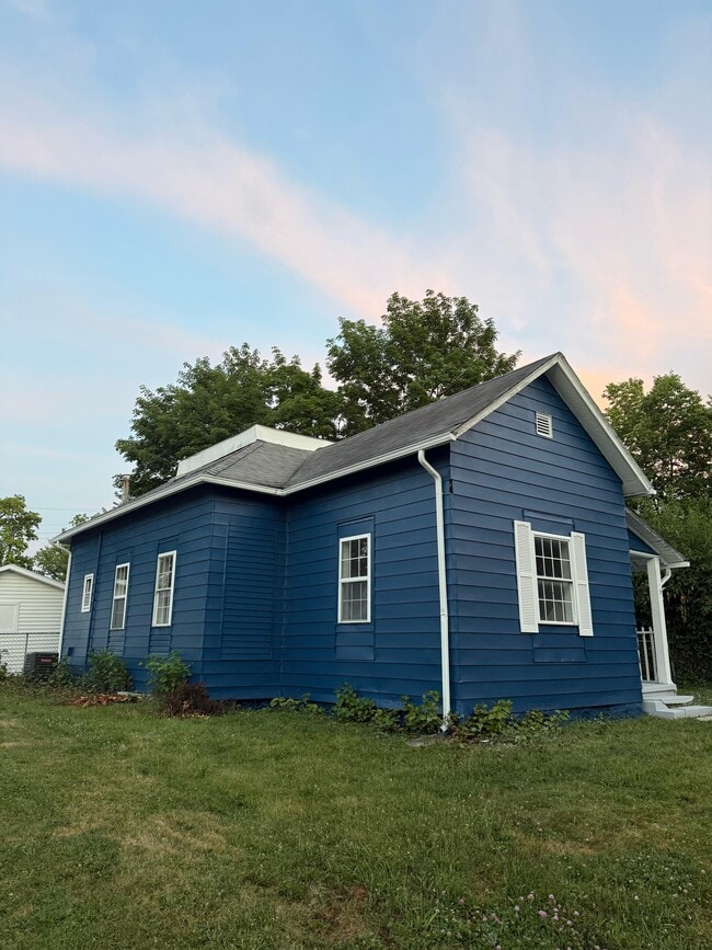 Primary Photo - 720 S Apperson Way