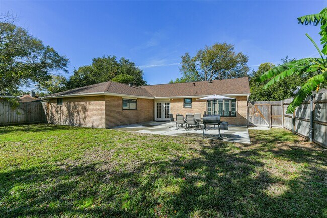 Building Photo - 1110 Buoy Rd