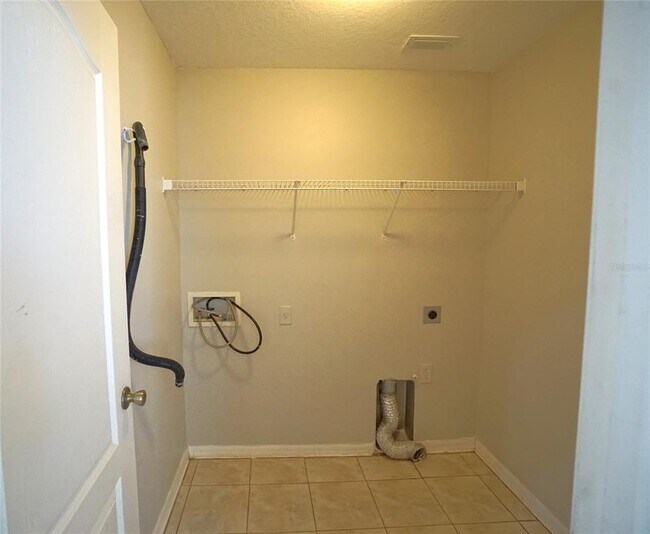 Building Photo - 6807 Guilford Crest Dr