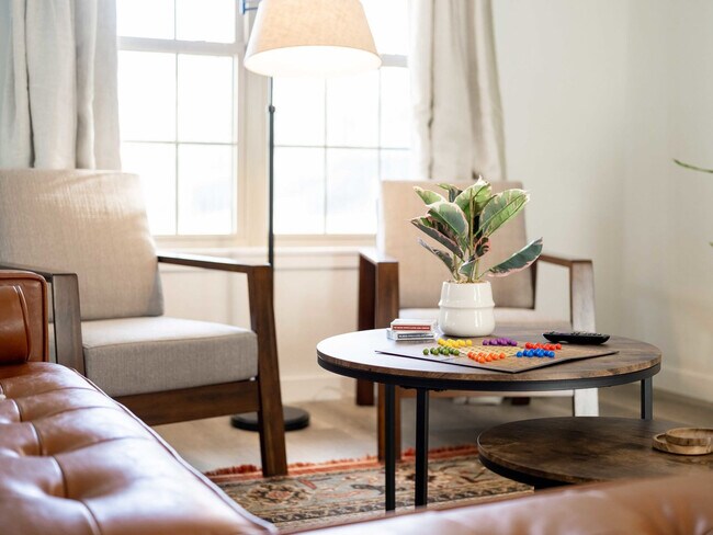 Building Photo - 1 Iris Way