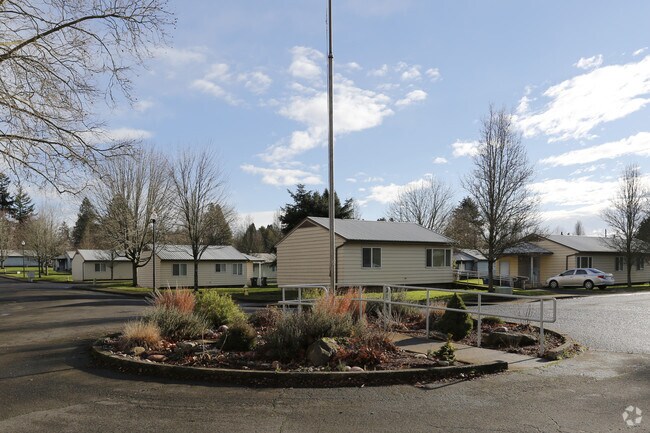 Building Photo - Hillside Manor