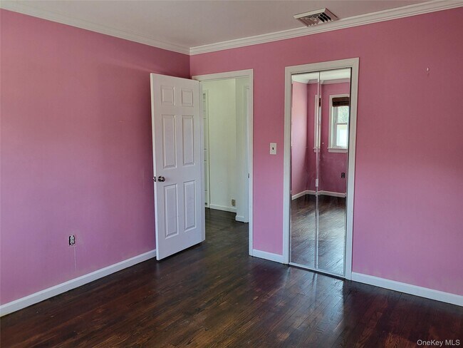 Building Photo - 20 Scott Dr