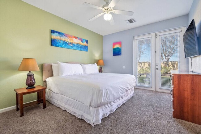 Building Photo - TH130 - Townhome near all major attractions