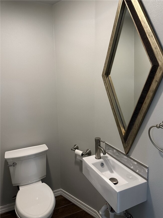 Building Photo - 1004 SE 4th St