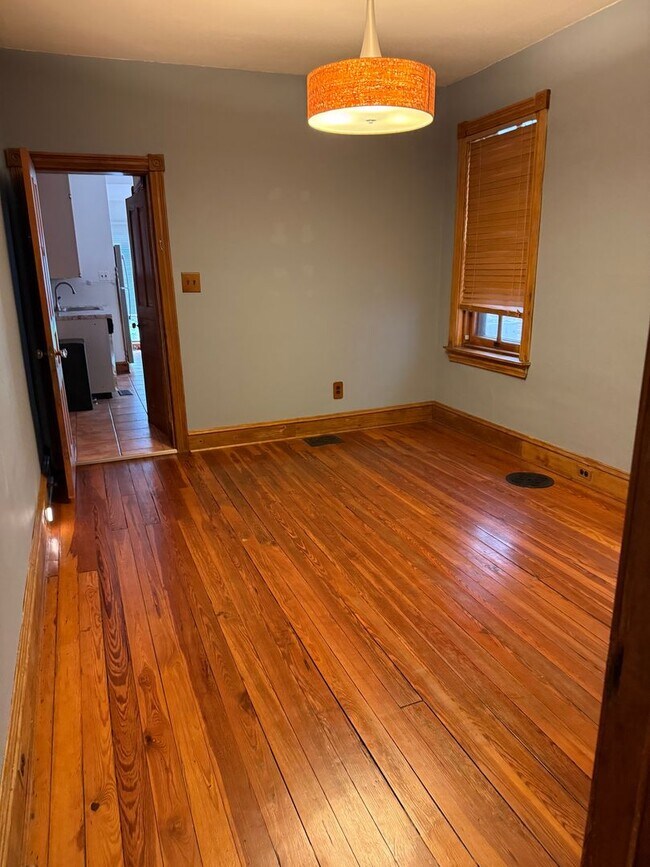 Building Photo - Charming and unique 3 bedroom, 3 bath townhome near Brandywine River and Zoo