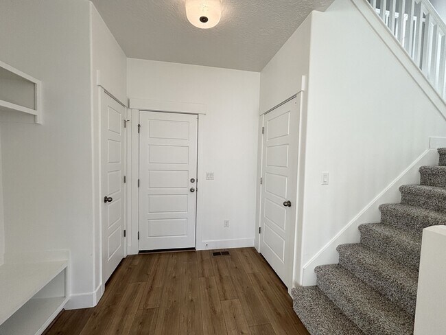 Building Photo - 6086 W Esker Terrace Ln