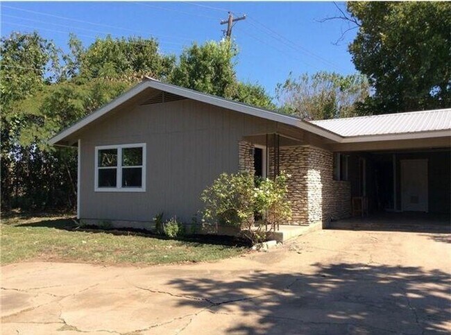Building Photo - 2708 St Edwards Cir