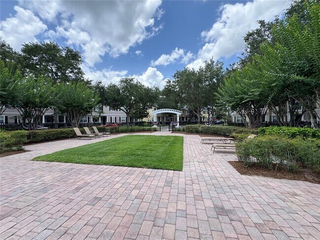 Building Photo - 6811 Helmsley Cir