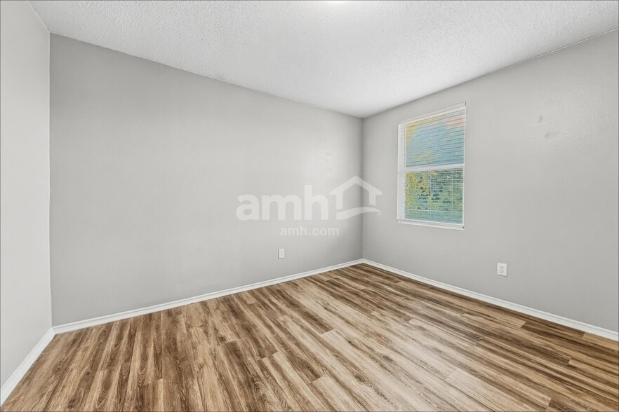Building Photo - 1313 Cherokee Rose Ln