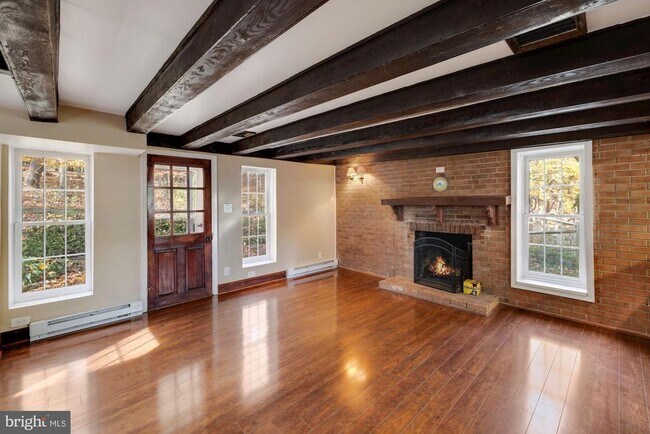 Building Photo - 41788 Stumptown Rd