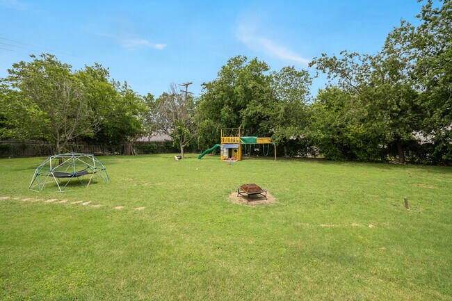 Building Photo - 4301 Brian Dr