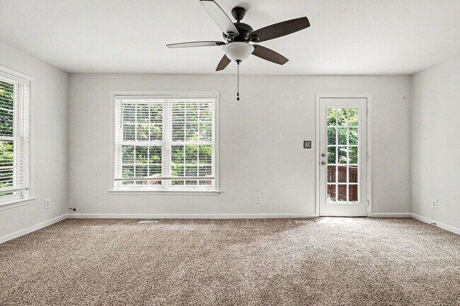 Building Photo - $2,295/Month | 3 Bed | 2.5 Bath | End-Unit Townhome in Belmont at Carmel Church | New HVAC | Wood...