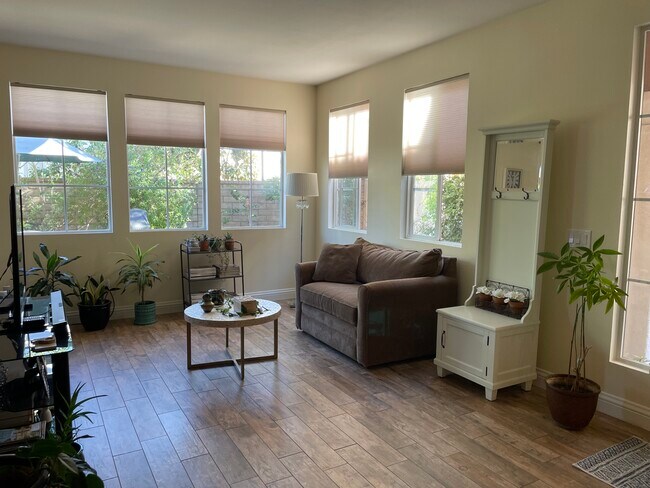 Building Photo - 28064 Dickason Dr