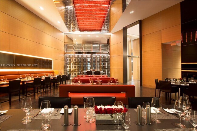 Building Photo - 18555 Collins Ave