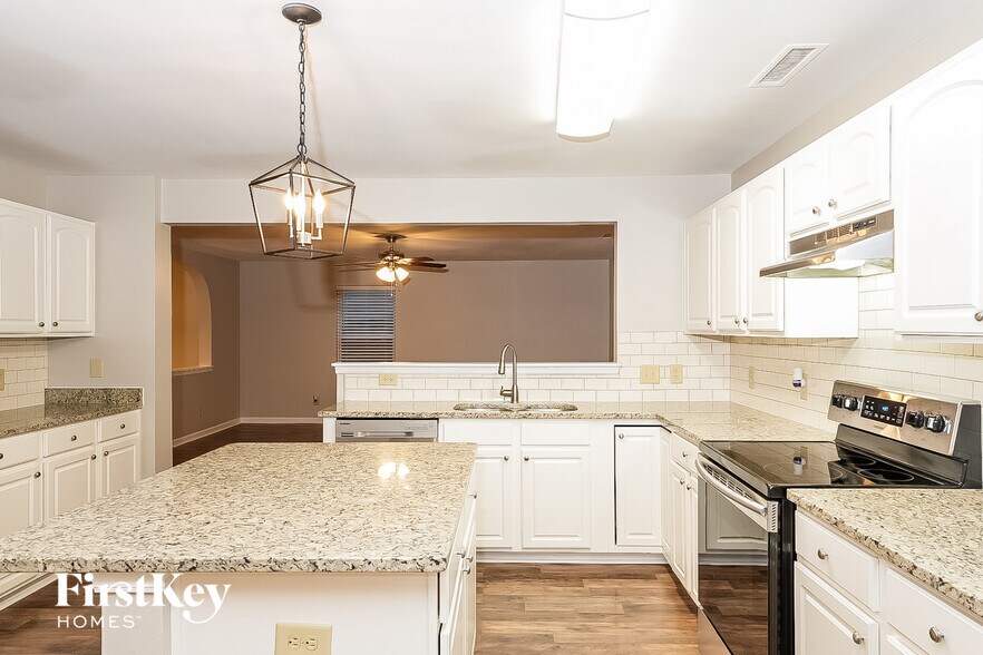 Building Photo - 1323 Perga Ct