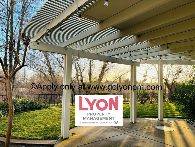 Building Photo - Beautiful Folsom Gem with backyard facing ...