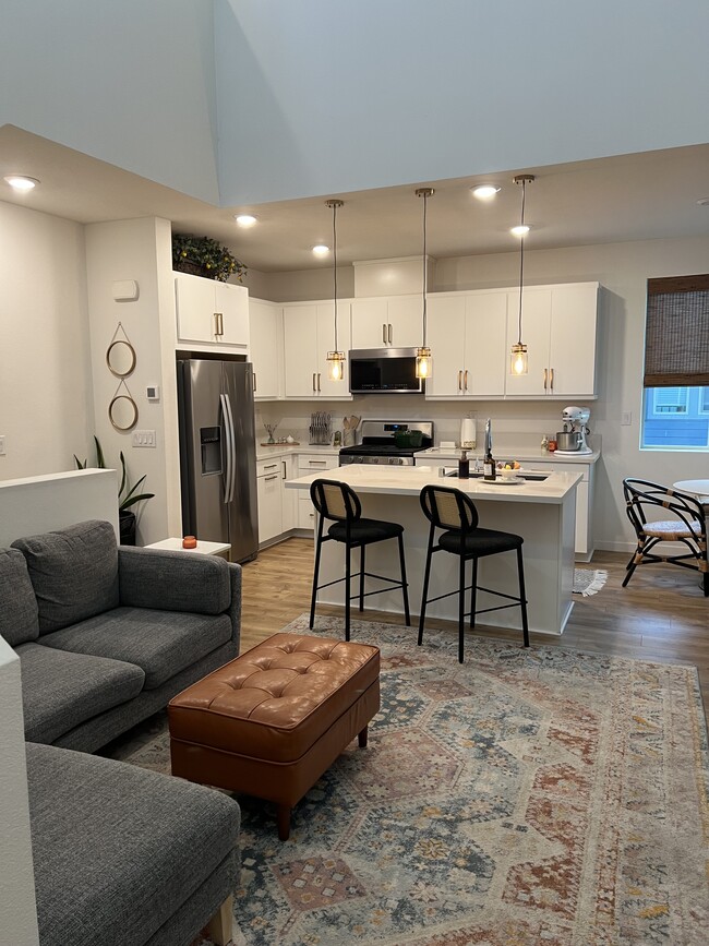 Building Photo - 180 Box Ln