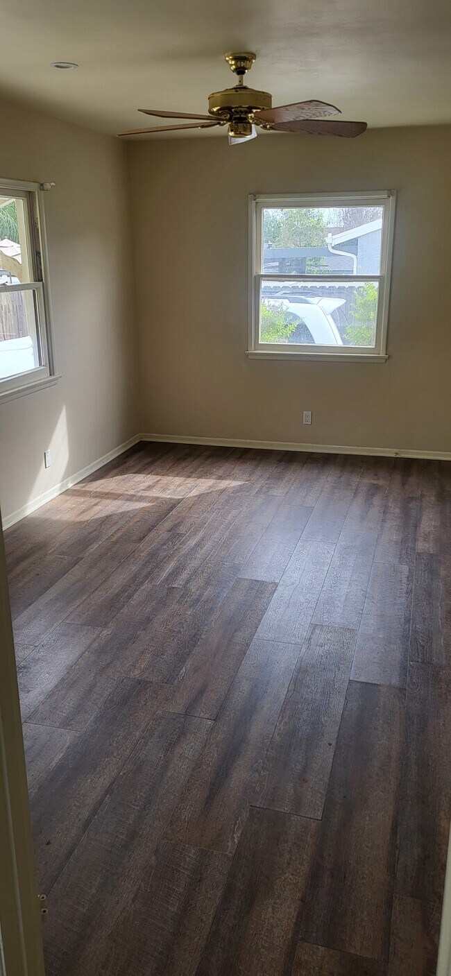 Building Photo - 154 Madeline Dr