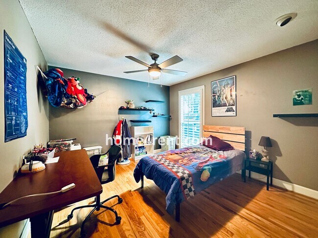 Building Photo - A Lovely, Four Bedroom Lenexa Home w/ Wood...