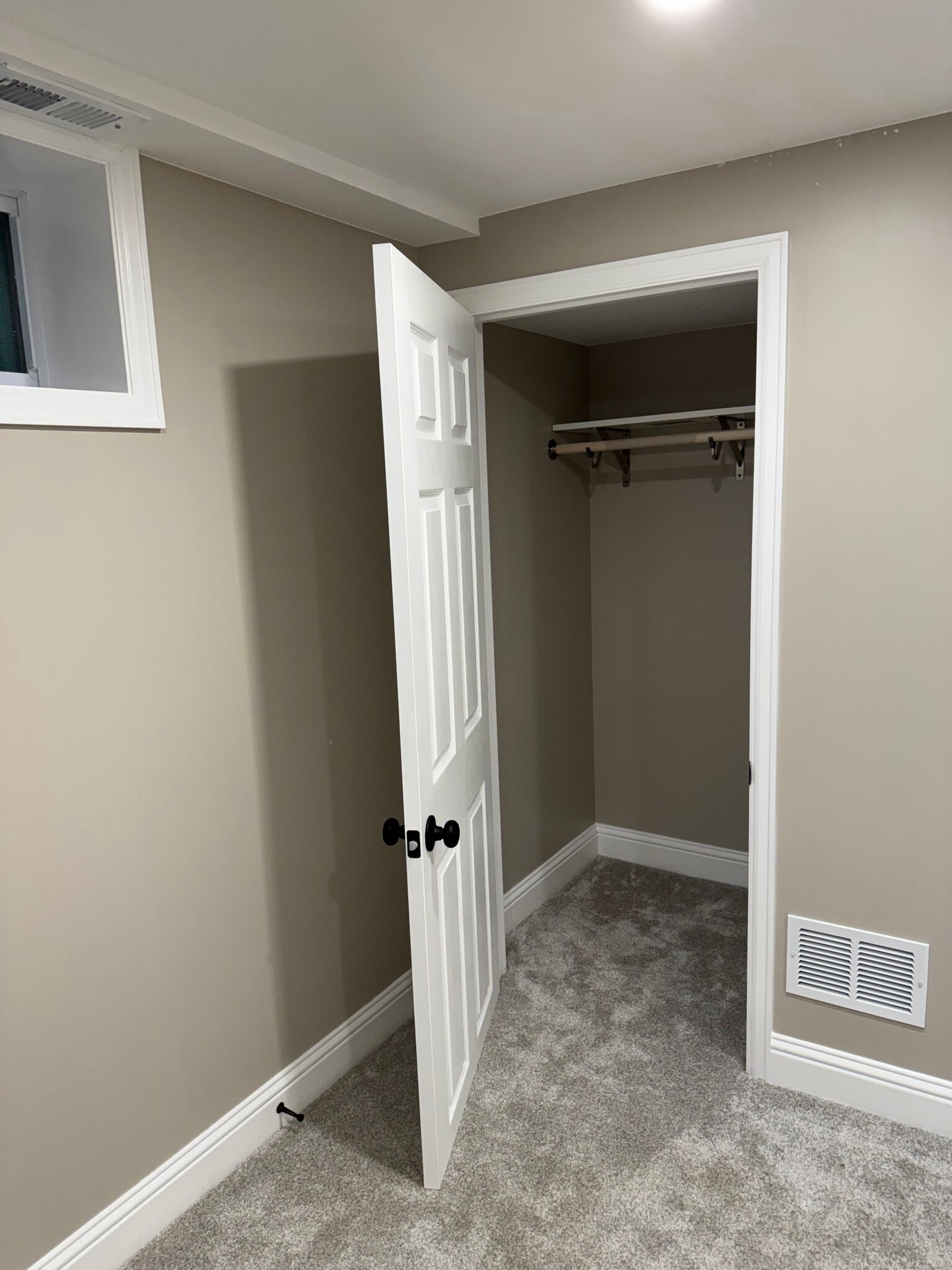 Building Photo - 8361 Circle Dr