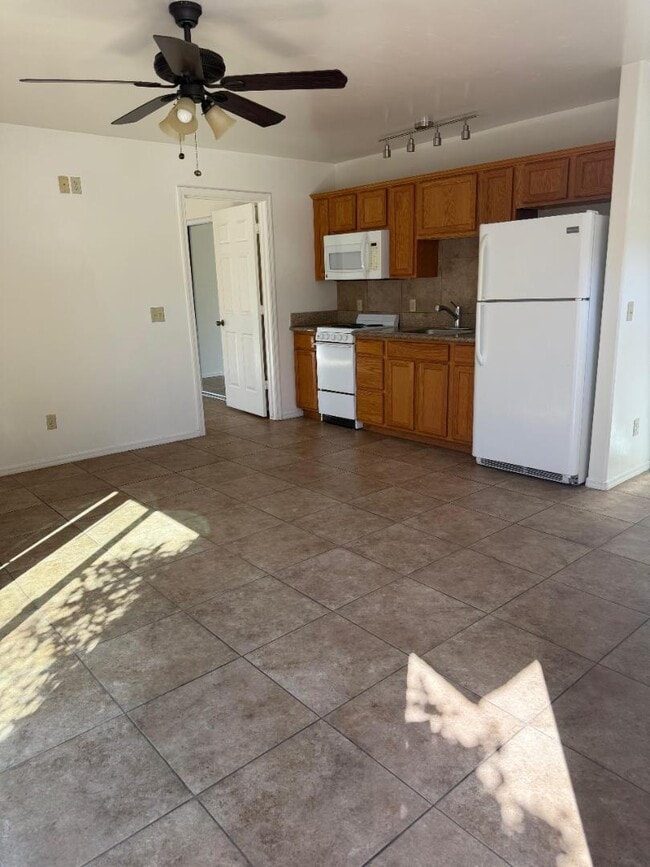Building Photo - 1291 Vaquero Dr