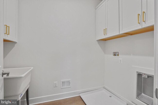 Building Photo - 42779 Cannon Chapel Dr