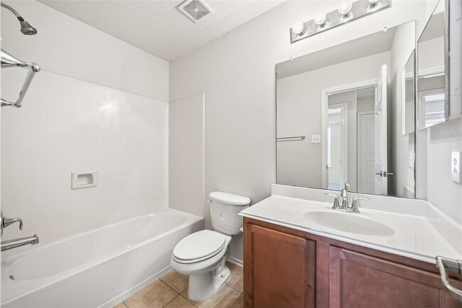 Building Photo - 3205 Victorian Manor Ln