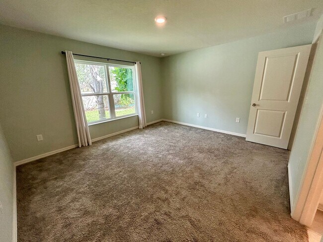 Building Photo - Spacious 3-Bed, 2-Bath Fully Gated Home in...