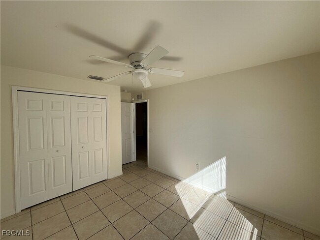 Building Photo - 601 SE 5th St