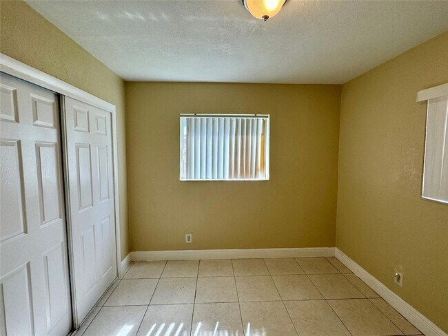 Building Photo - 6471 SW 27th Street