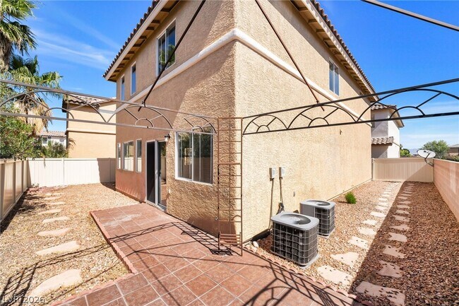 Building Photo - 7858 Windhamridge Dr