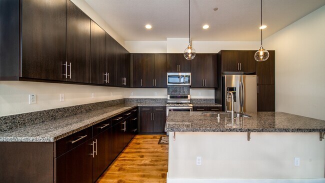 Building Photo - Coming soon - 2Bed/2.5Bath TOWNHOUSE FOR RENT IN MILPITAS - $3,850/mo