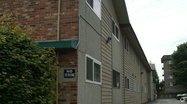 Colonial Garden Apartments - Tukwila, WA | Apartment Finder