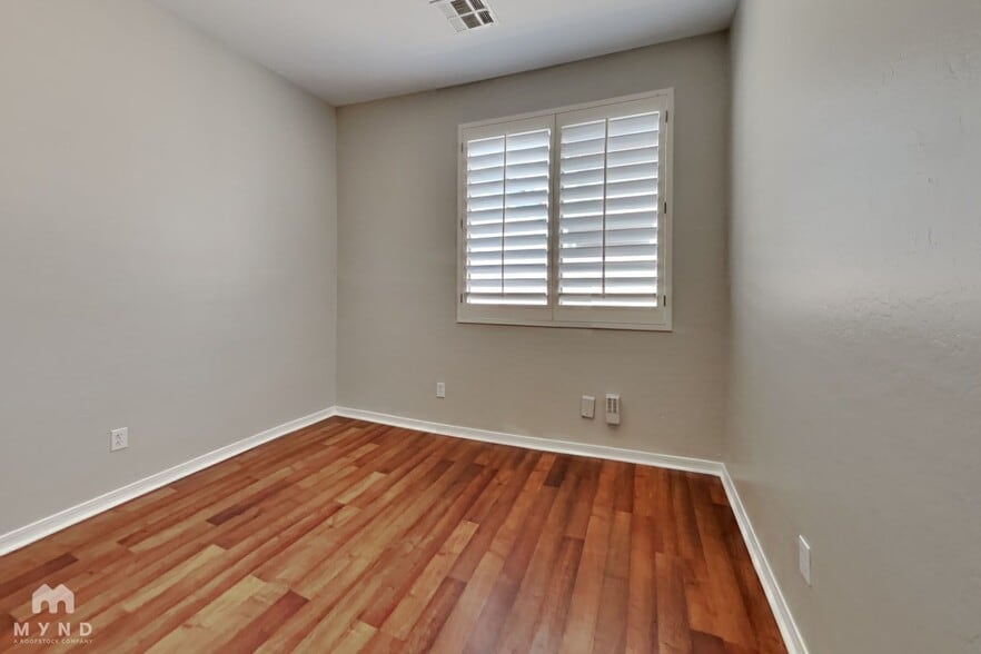 Building Photo - 17524 W Mandalay Ln