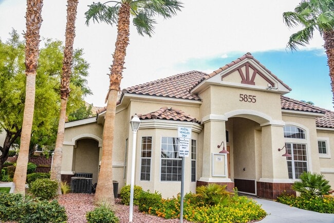 Building Photo - Beautiful 2 bedroom condo-North Las Vegas