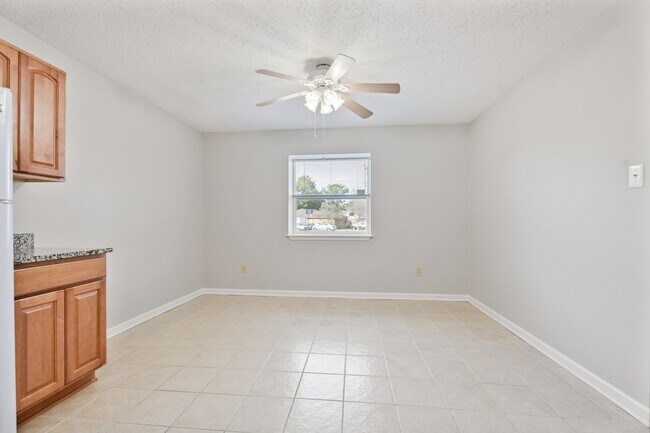 Building Photo - 200 Brookhaven Ct