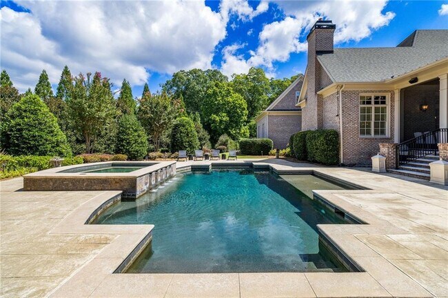 Building Photo - 4000 Heatherwood Way
