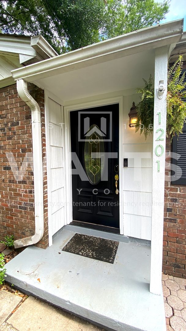 Building Photo - Wonderful 3 Bedroom Cottage in Crestline P...