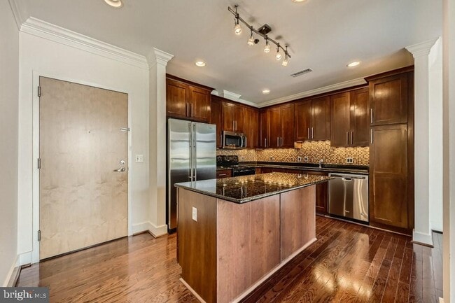 Primary Photo - 2772 Lighthouse Point E