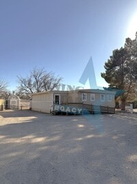 Building Photo - Updated, large lot, refrigerated air! Dona...
