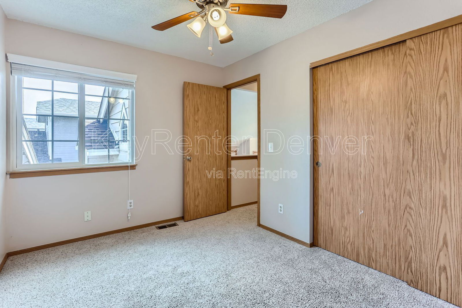 Building Photo - 460 E Arden Cir