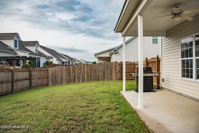 Building Photo - 2016 Leighton Dr