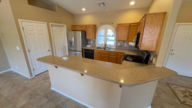 Building Photo - Sunland Springs Village