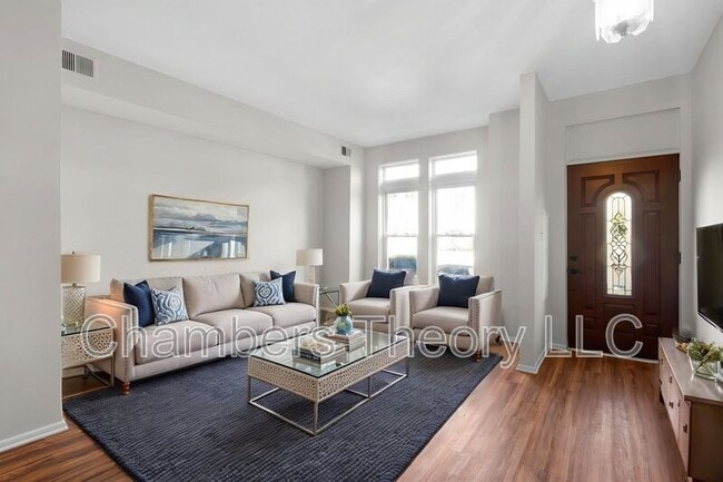 Building Photo - 1309 Emerald St NE