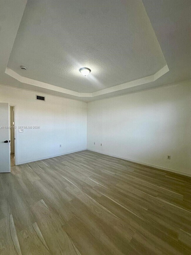 Building Photo - 15205 SW 30th Terrace