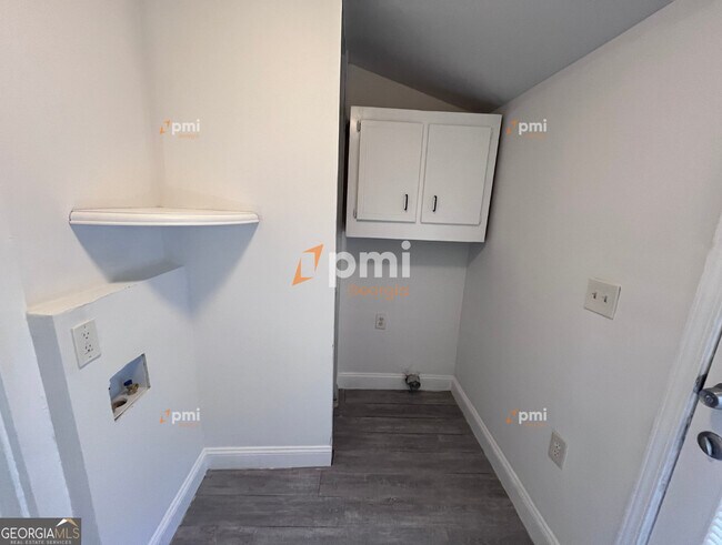 Building Photo - 413 Hilltop Cir