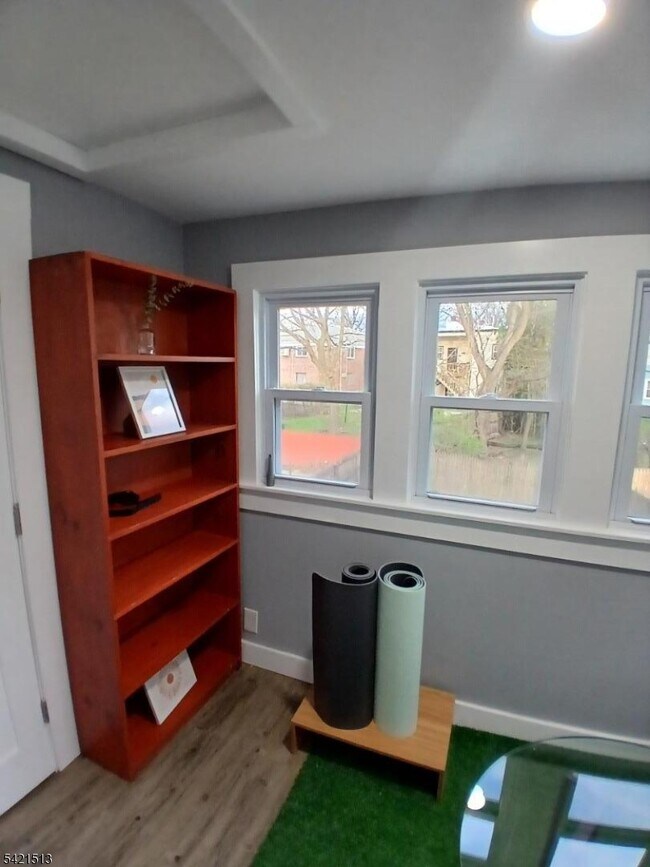 Building Photo - 17 Thomas St