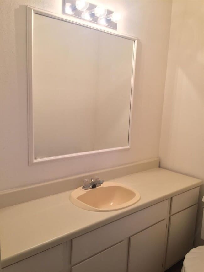 Building Photo - PRE-LEASING JULY.