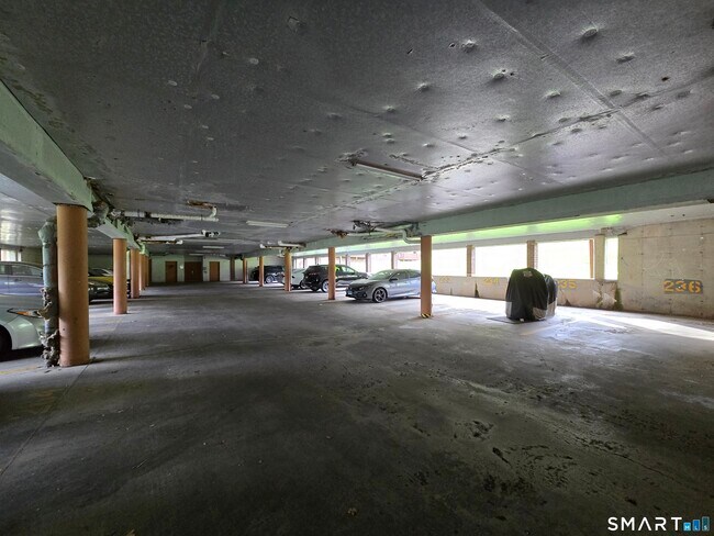 Building Photo - 2211 Cromwell Hills Dr