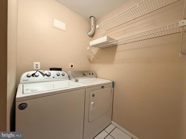 Building Photo - 203 Autumn Flower Ln